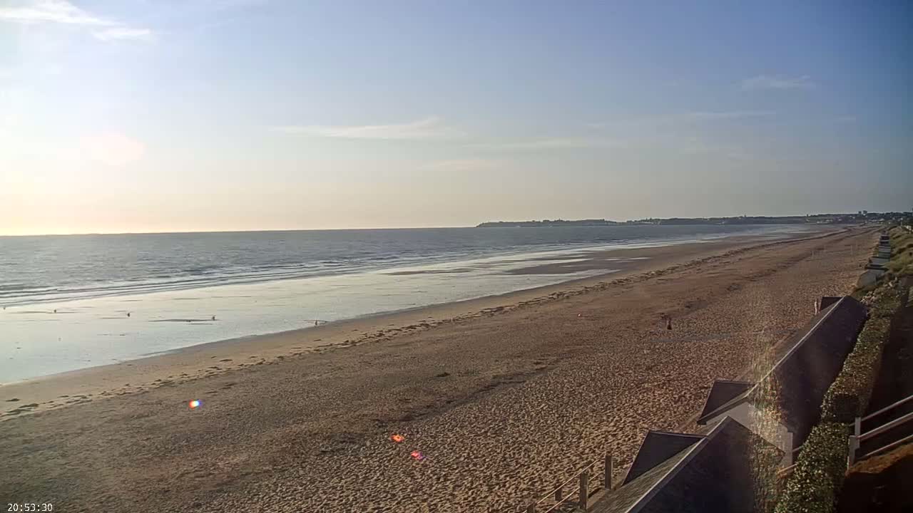 Plage de Jullouville Beach Live Cam - 	Avranches, Manche, Normandie, France