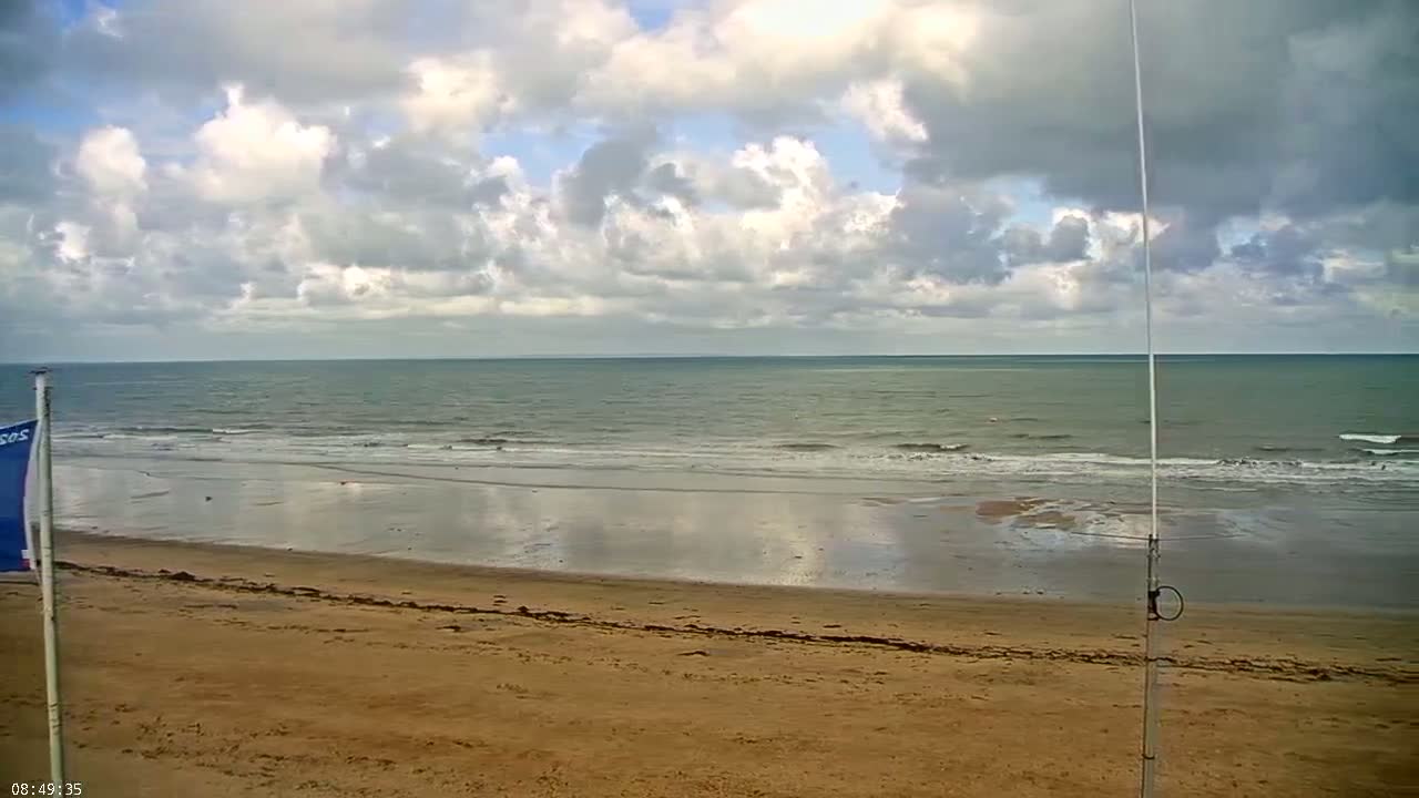 Plage de Jullouville Beach Live Cam - 	Avranches, Manche, Normandie, France