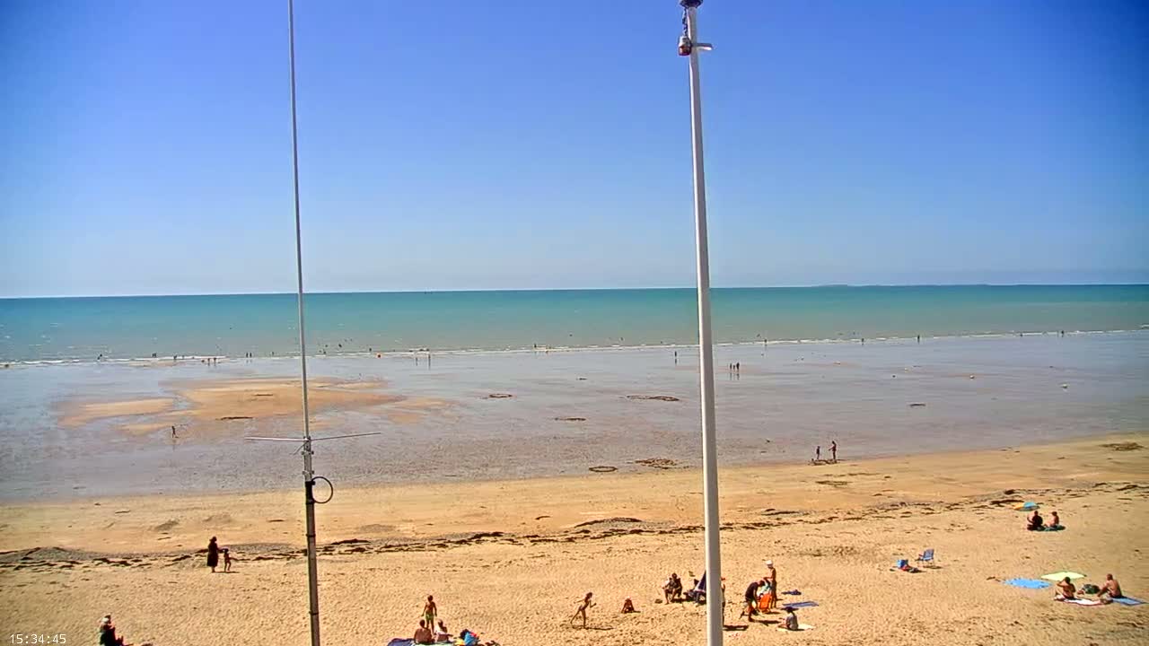 Plage de Jullouville Beach Live Cam - 	Avranches, Manche, Normandie, France