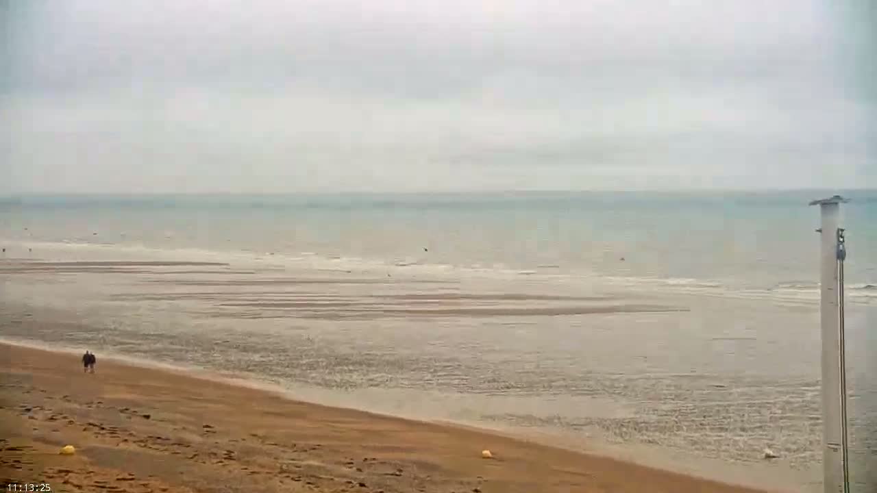 Plage de Jullouville Beach Live Cam - 	Avranches, Manche, Normandie, France