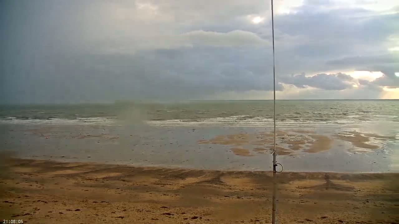 Plage de Jullouville Beach Live Cam - 	Avranches, Manche, Normandie, France