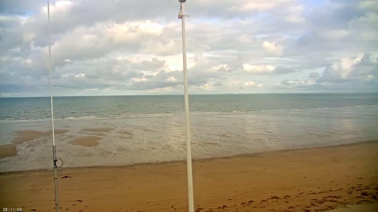 Plage de Jullouville Beach Live Cam - 	Avranches, Manche, Normandie, France