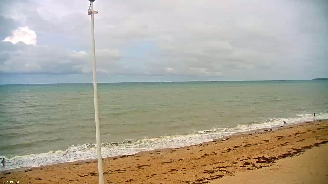 Plage de Jullouville Beach Live Cam - 	Avranches, Manche, Normandie, France