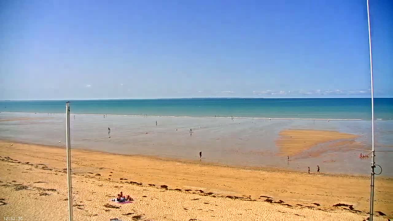 Plage de Jullouville Beach Live Cam - 	Avranches, Manche, Normandie, France