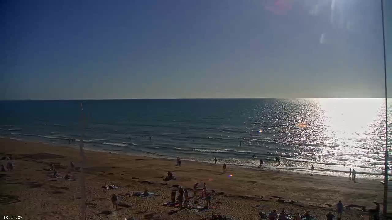 Plage de Jullouville Beach Live Cam - 	Avranches, Manche, Normandie, France