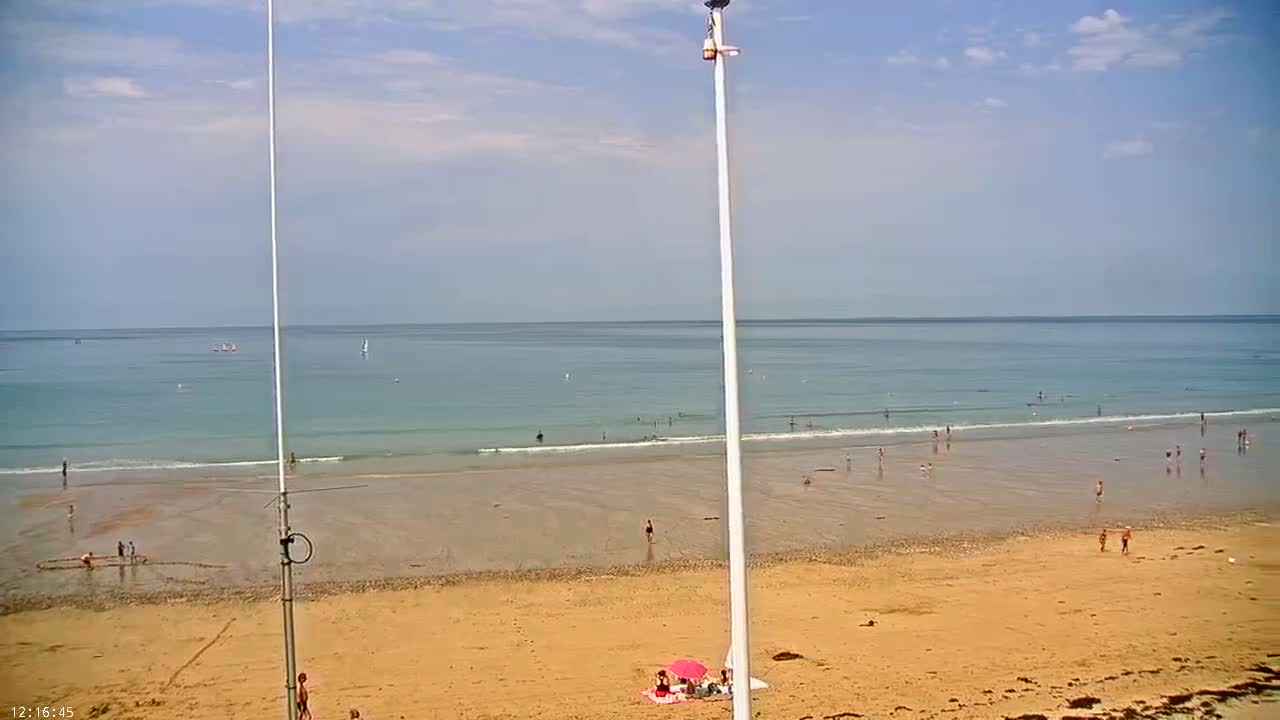 Plage de Jullouville Beach Live Cam - 	Avranches, Manche, Normandie, France