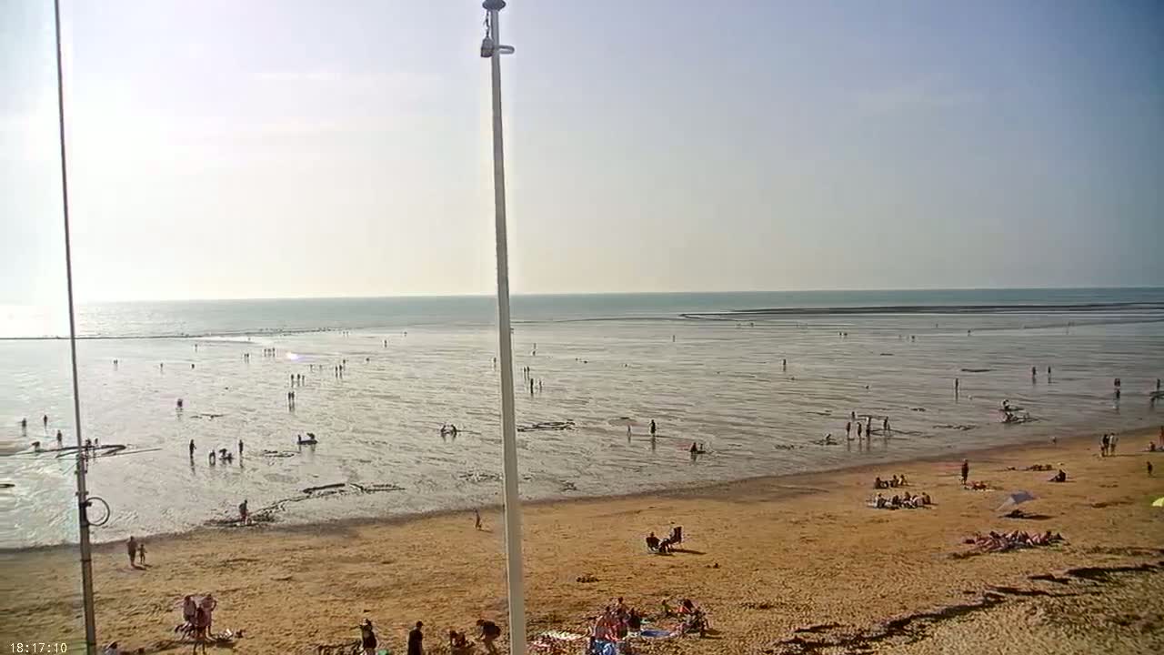 Plage de Jullouville Beach Live Cam - 	Avranches, Manche, Normandie, France