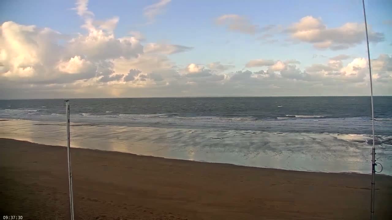 Plage de Jullouville Beach Live Cam - 	Avranches, Manche, Normandie, France