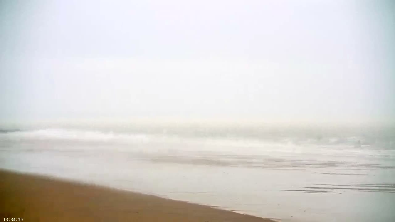 Plage de Jullouville Beach Live Cam - 	Avranches, Manche, Normandie, France