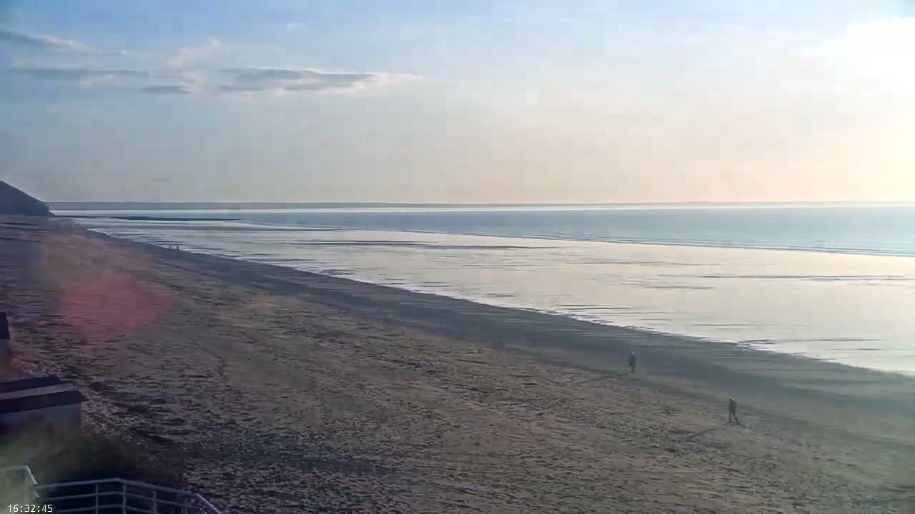 Plage de Jullouville Beach Live Cam - 	Avranches, Manche, Normandie, France