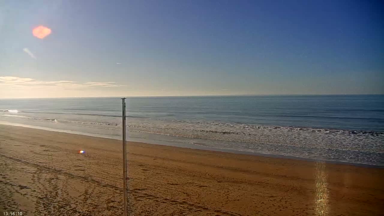 Plage de Jullouville Beach Live Cam - 	Avranches, Manche, Normandie, France