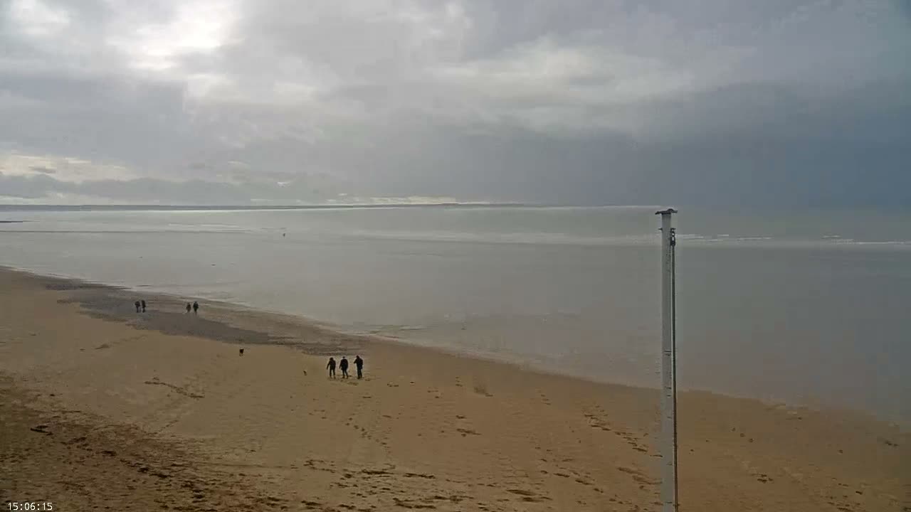 Plage de Jullouville Beach Live Cam - 	Avranches, Manche, Normandie, France