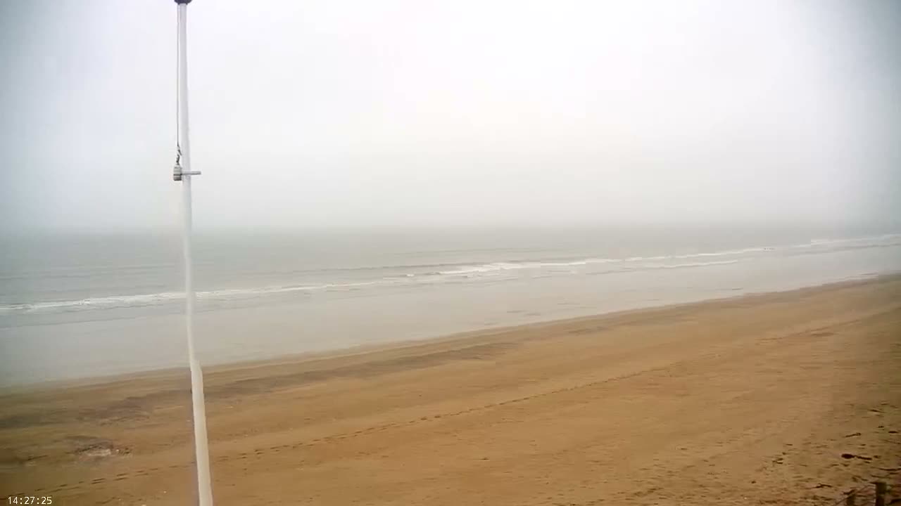 Plage de Jullouville Beach Live Cam - 	Avranches, Manche, Normandie, France