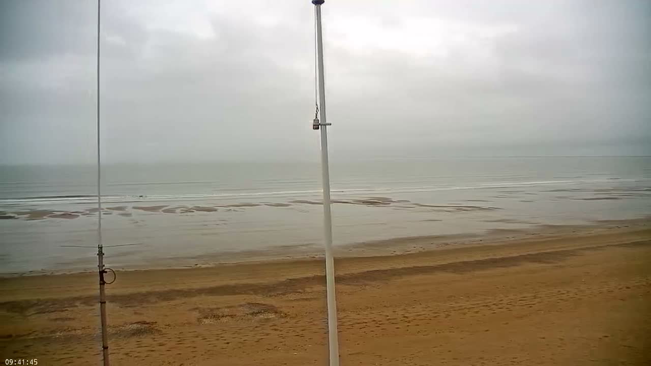 Plage de Jullouville Beach Live Cam - 	Avranches, Manche, Normandie, France