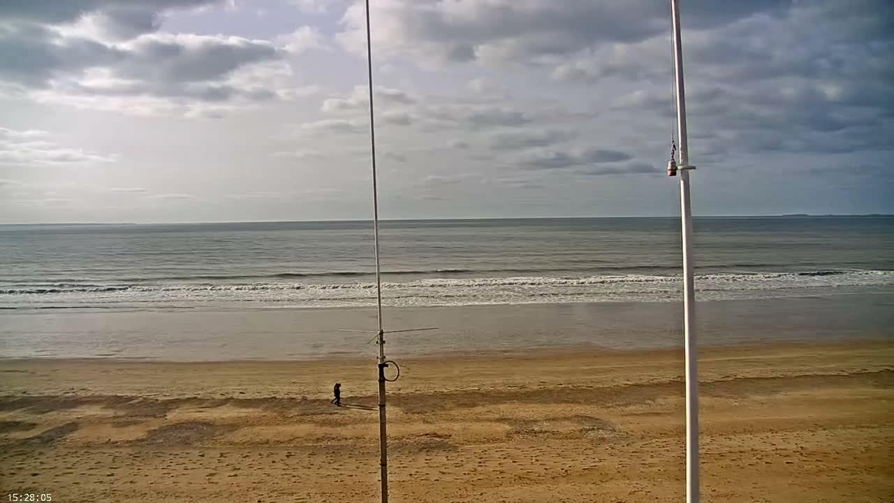 Plage de Jullouville Beach Live Cam - 	Avranches, Manche, Normandie, France