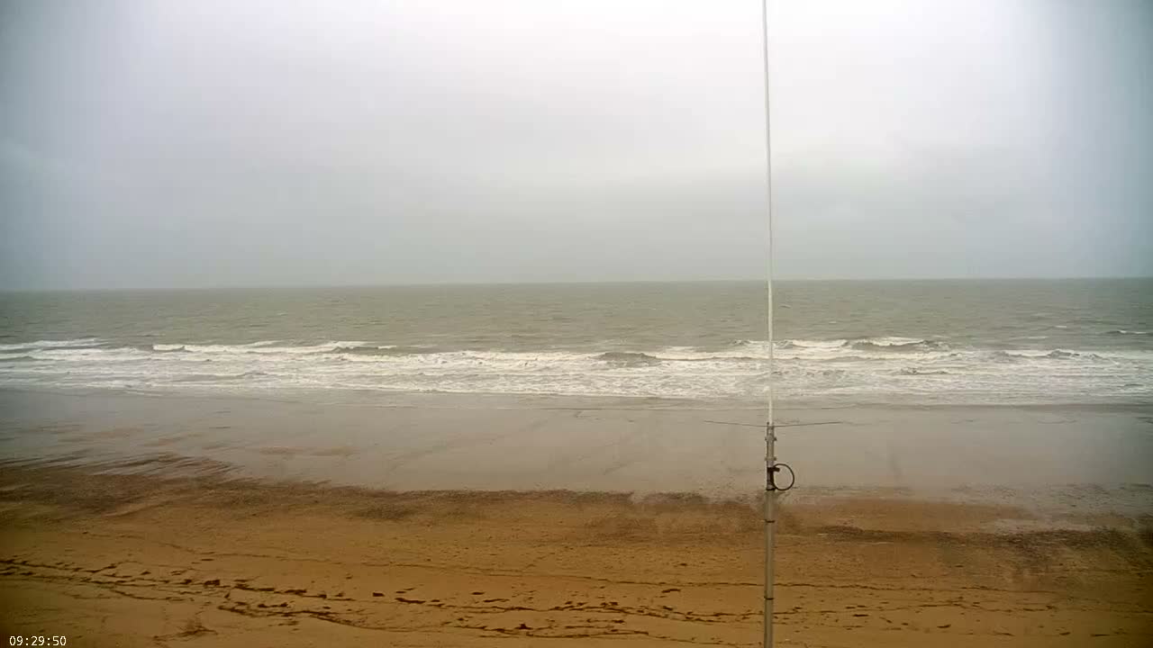 Plage de Jullouville Beach Live Cam - 	Avranches, Manche, Normandie, France