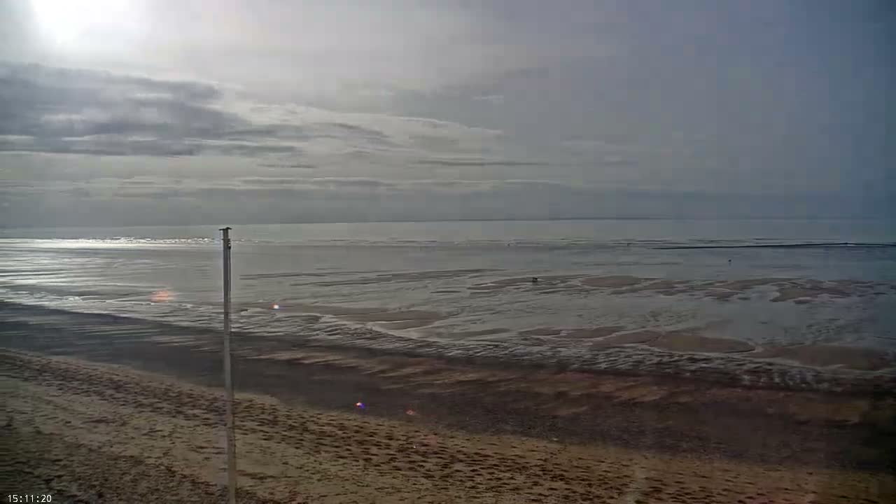 Plage de Jullouville Beach Live Cam - 	Avranches, Manche, Normandie, France