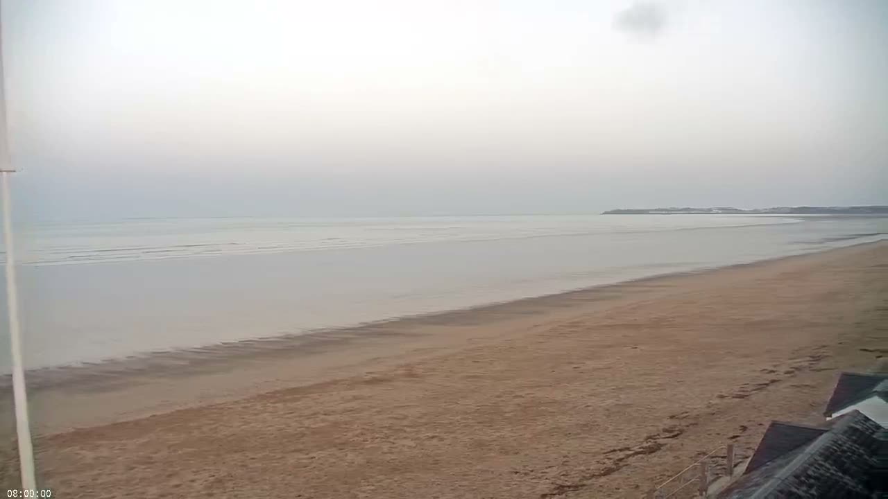 Plage de Jullouville Beach Live Cam - 	Avranches, Manche, Normandie, France