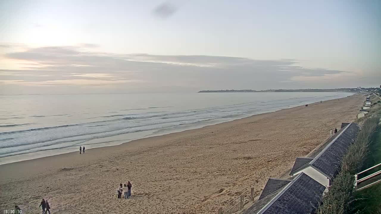 Plage de Jullouville Beach Live Cam - 	Avranches, Manche, Normandie, France