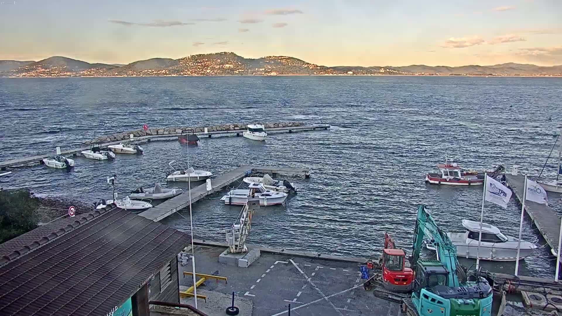 Hyeres, La Madrague Seaport Live Cam - Toulon, Var, Provence-Alpes-Côte d’Azur, France