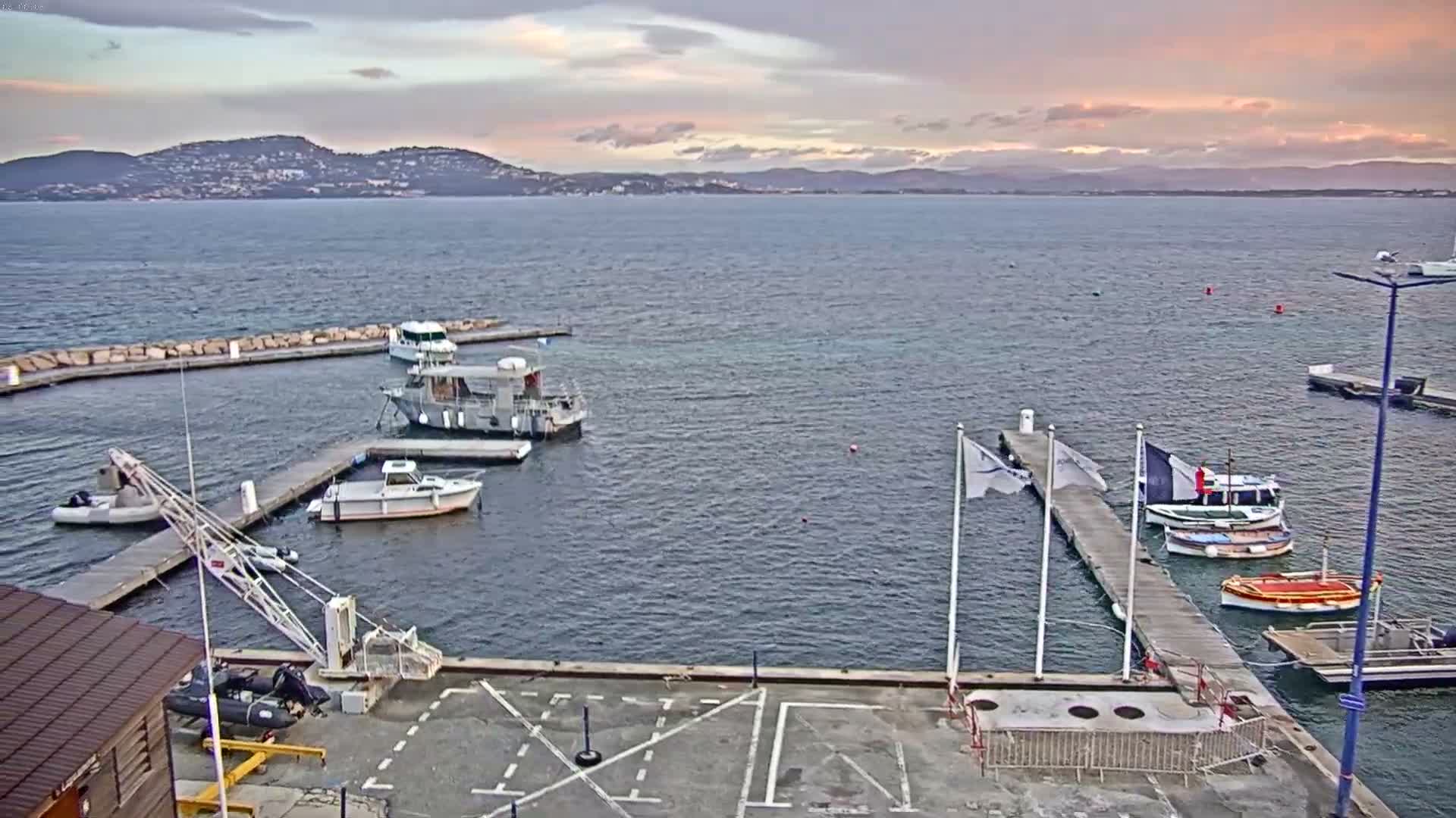 Hyeres, La Madrague Seaport Live Cam - Toulon, Var, Provence-Alpes-Côte d’Azur, France