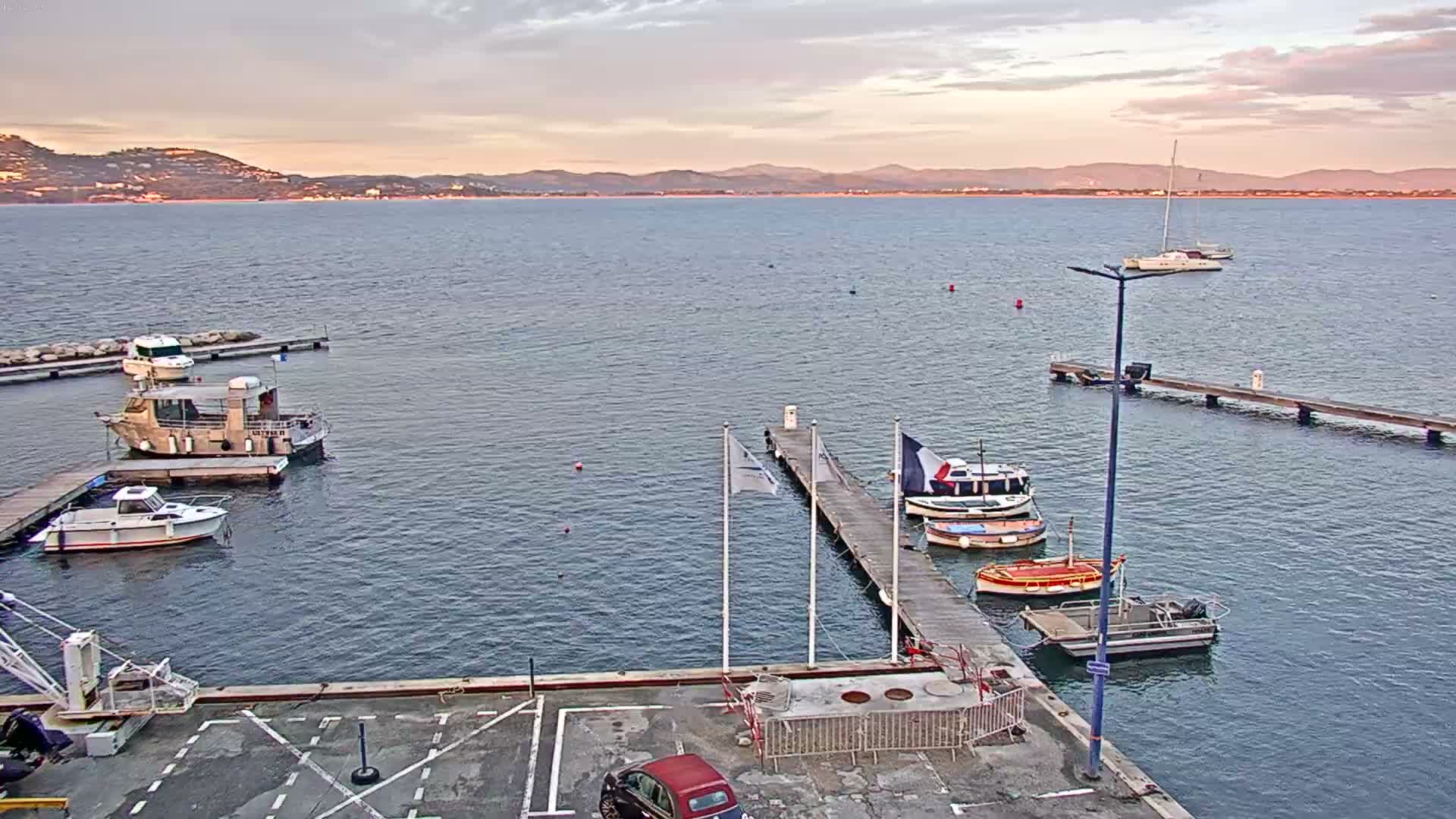 Hyeres, La Madrague Seaport Live Cam - Toulon, Var, Provence-Alpes-Côte d’Azur, France