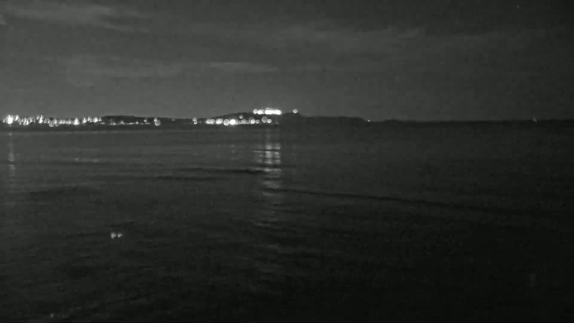 Hyeres, Plage de L'Almanarre Beach Live Cam - Toulon, Var, Provence-Alpes-Côte d’Azur, France