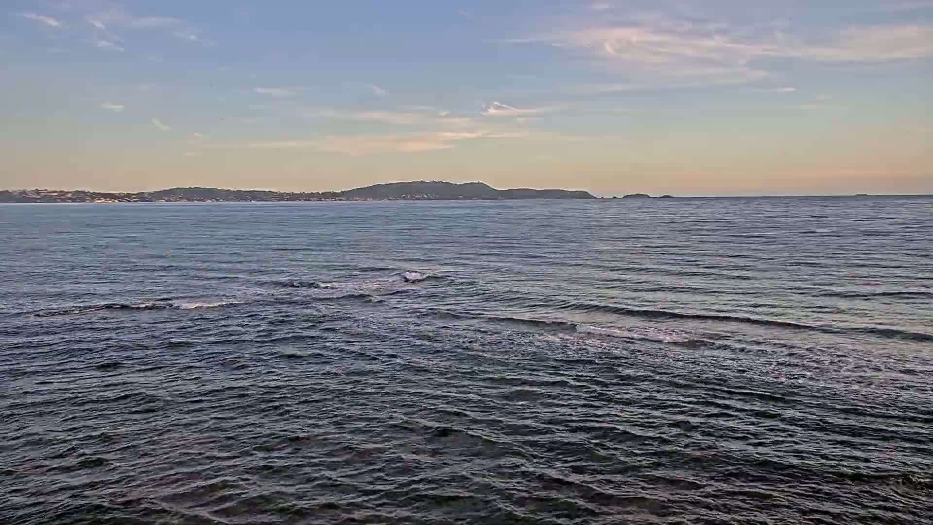 Hyeres, Plage de L'Almanarre Beach Live Cam - Toulon, Var, Provence-Alpes-Côte d’Azur, France