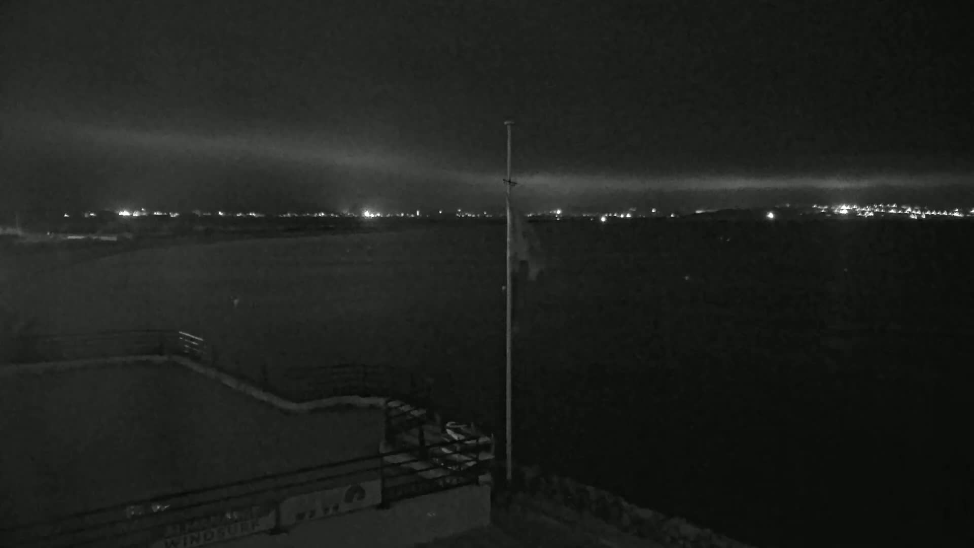 Hyeres, Plage de L'Almanarre Beach Live Cam - Toulon, Var, Provence-Alpes-Côte d’Azur, France