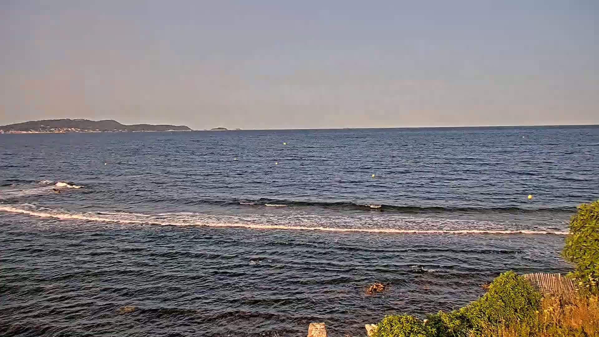 Hyeres, Plage de L'Almanarre Beach Live Cam - Toulon, Var, Provence-Alpes-Côte d’Azur, France