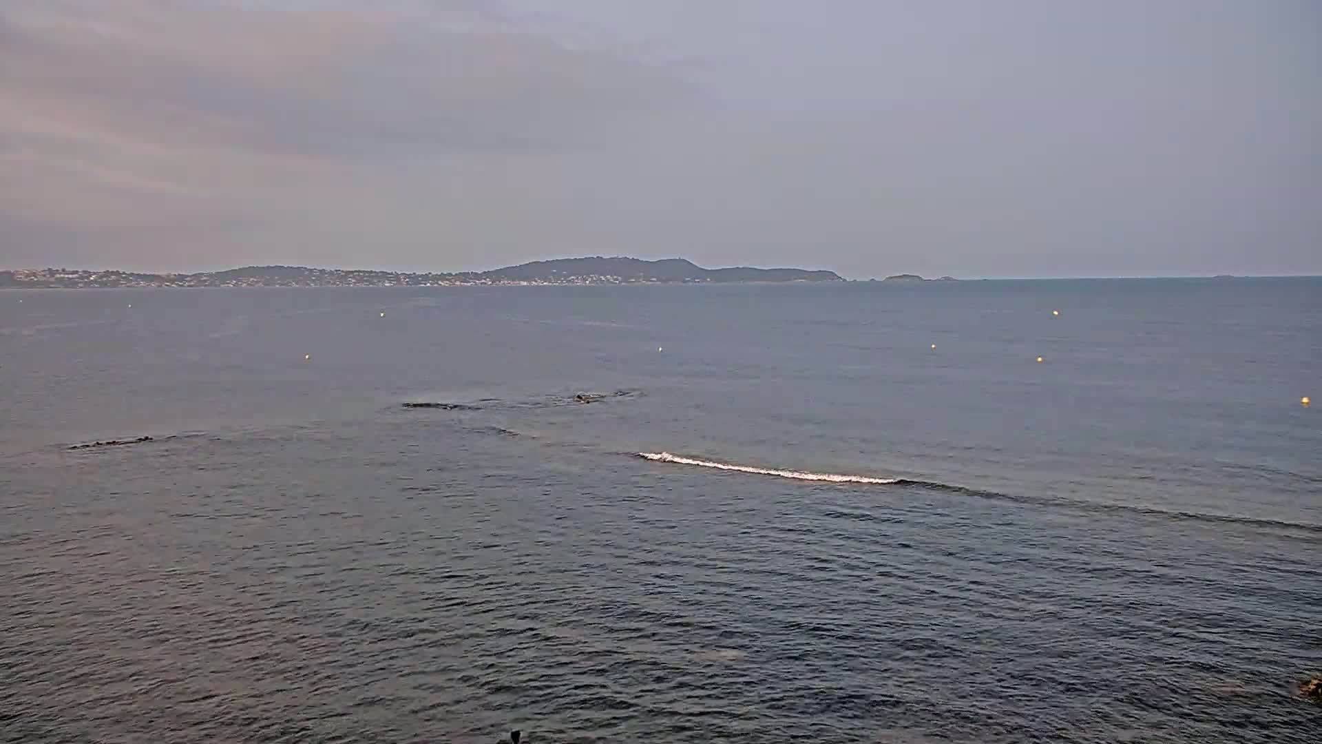 Hyeres, Plage de L'Almanarre Beach Live Cam - Toulon, Var, Provence-Alpes-Côte d’Azur, France
