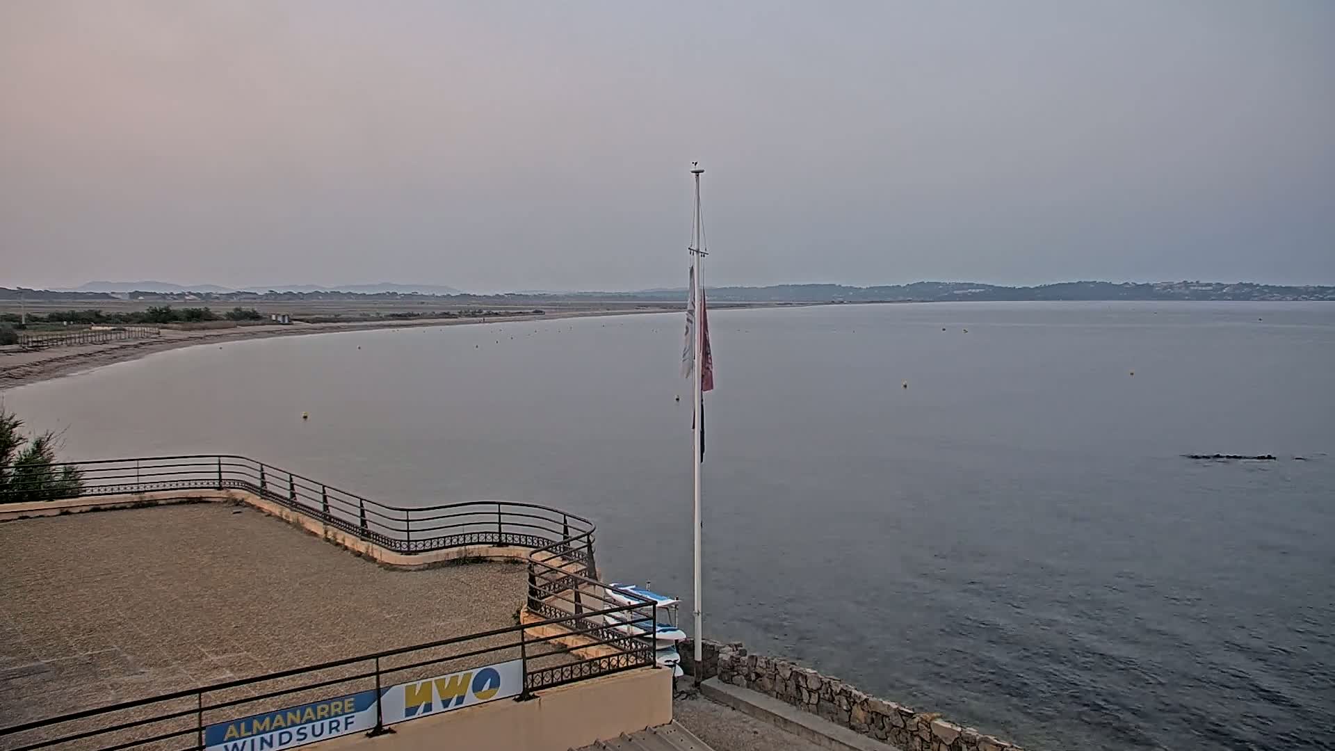 Hyeres, Plage de L'Almanarre Beach Live Cam - Toulon, Var, Provence-Alpes-Côte d’Azur, France