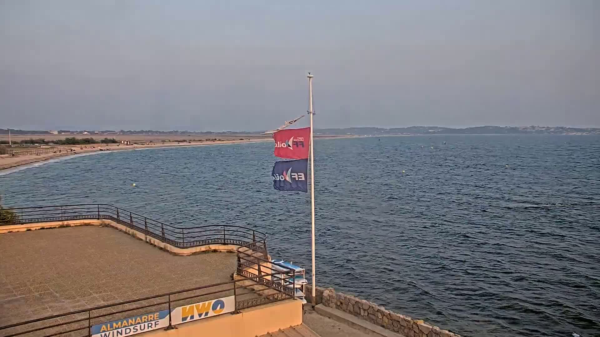 Hyeres, Plage de L'Almanarre Beach Live Cam - Toulon, Var, Provence-Alpes-Côte d’Azur, France