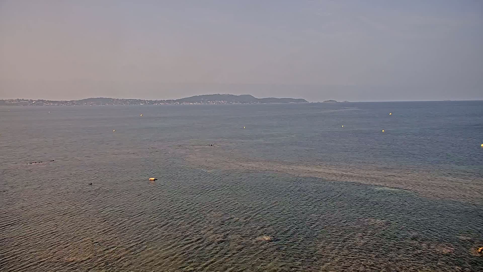 Hyeres, Plage de L'Almanarre Beach Live Cam - Toulon, Var, Provence-Alpes-Côte d’Azur, France