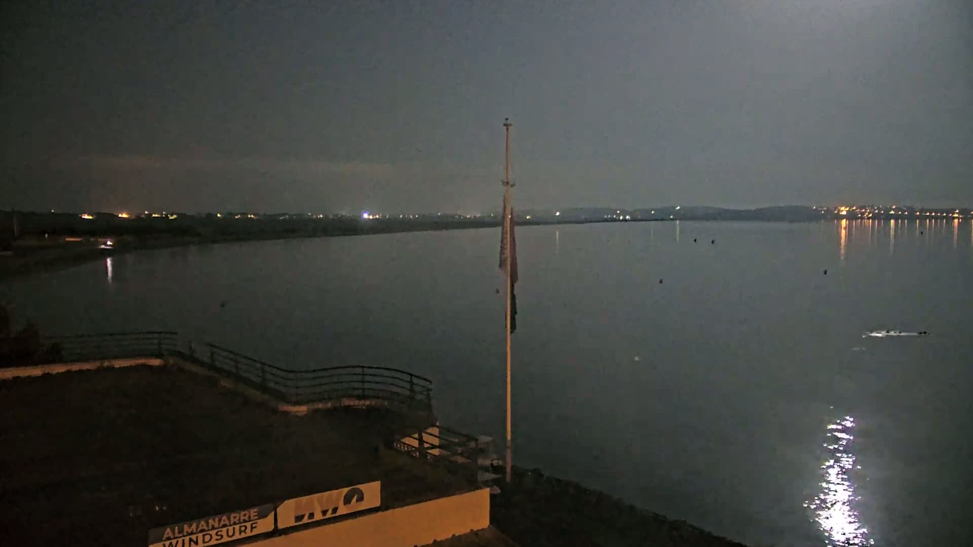 Hyeres, Plage de L'Almanarre Beach Live Cam - Toulon, Var, Provence-Alpes-Côte d’Azur, France