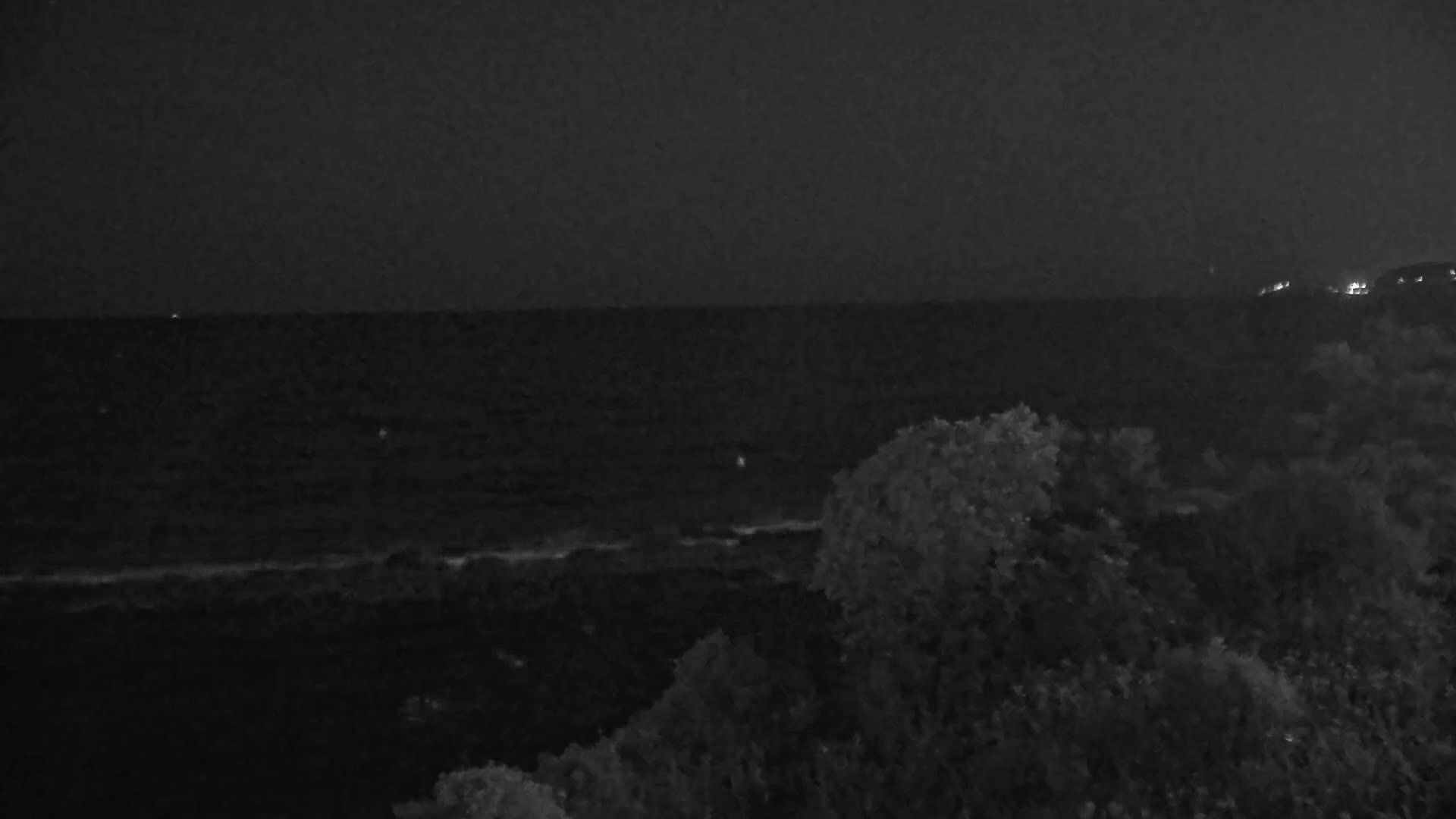 Hyeres, Plage de L'Almanarre Beach Live Cam - Toulon, Var, Provence-Alpes-Côte d’Azur, France