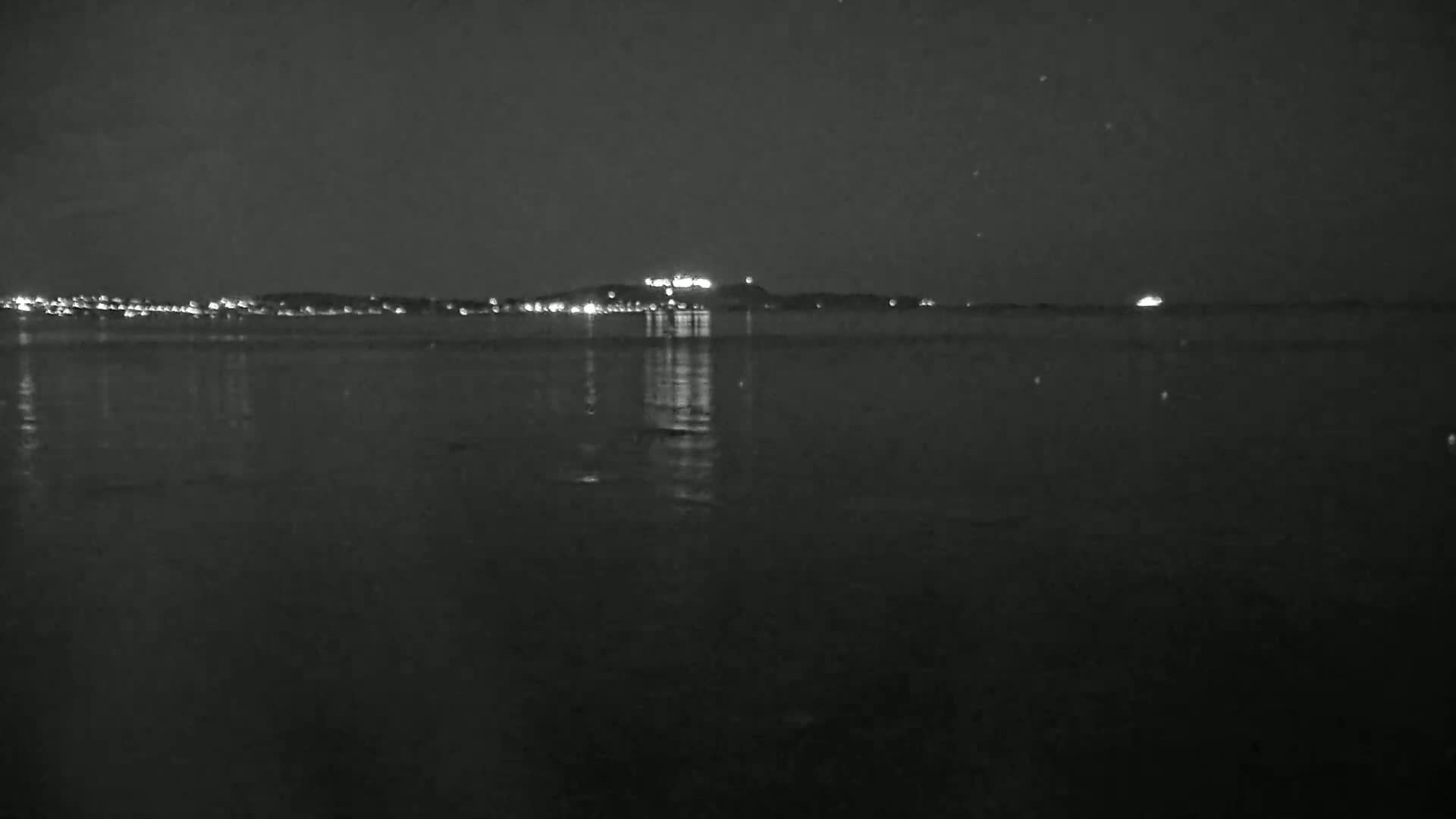 Hyeres, Plage de L'Almanarre Beach Live Cam - Toulon, Var, Provence-Alpes-Côte d’Azur, France