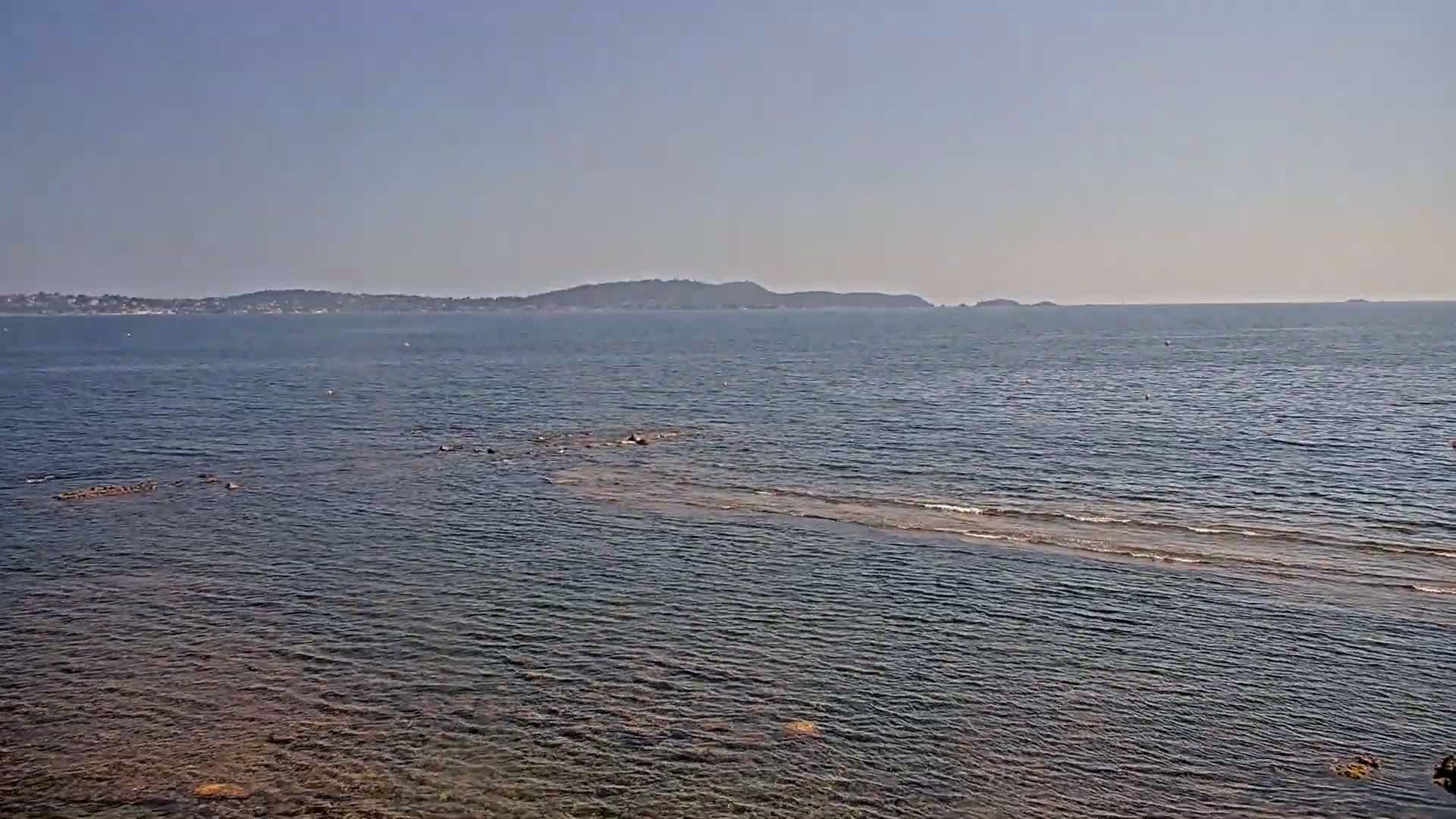 Hyeres, Plage de L'Almanarre Beach Live Cam - Toulon, Var, Provence-Alpes-Côte d’Azur, France