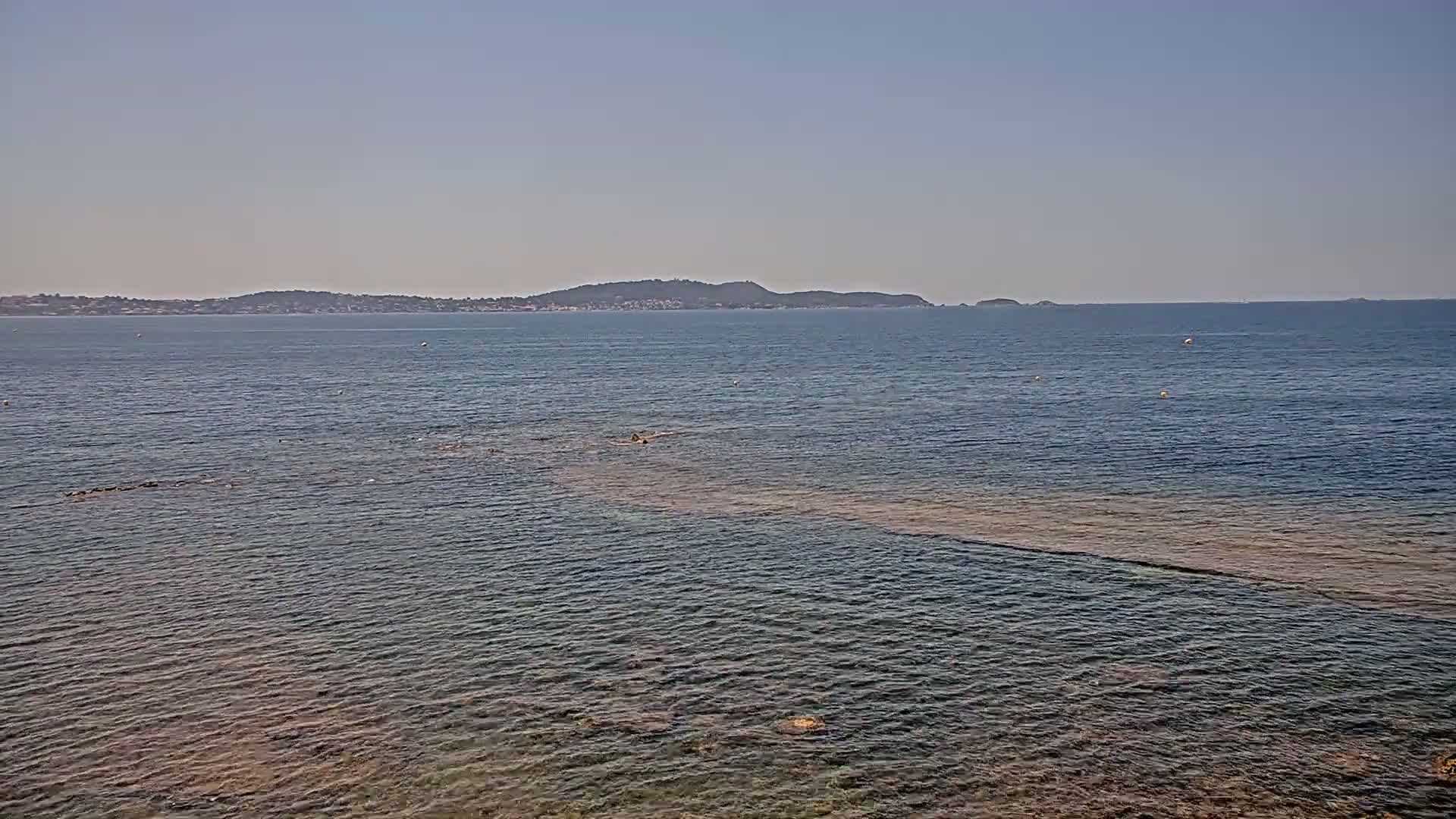 Hyeres, Plage de L'Almanarre Beach Live Cam - Toulon, Var, Provence-Alpes-Côte d’Azur, France
