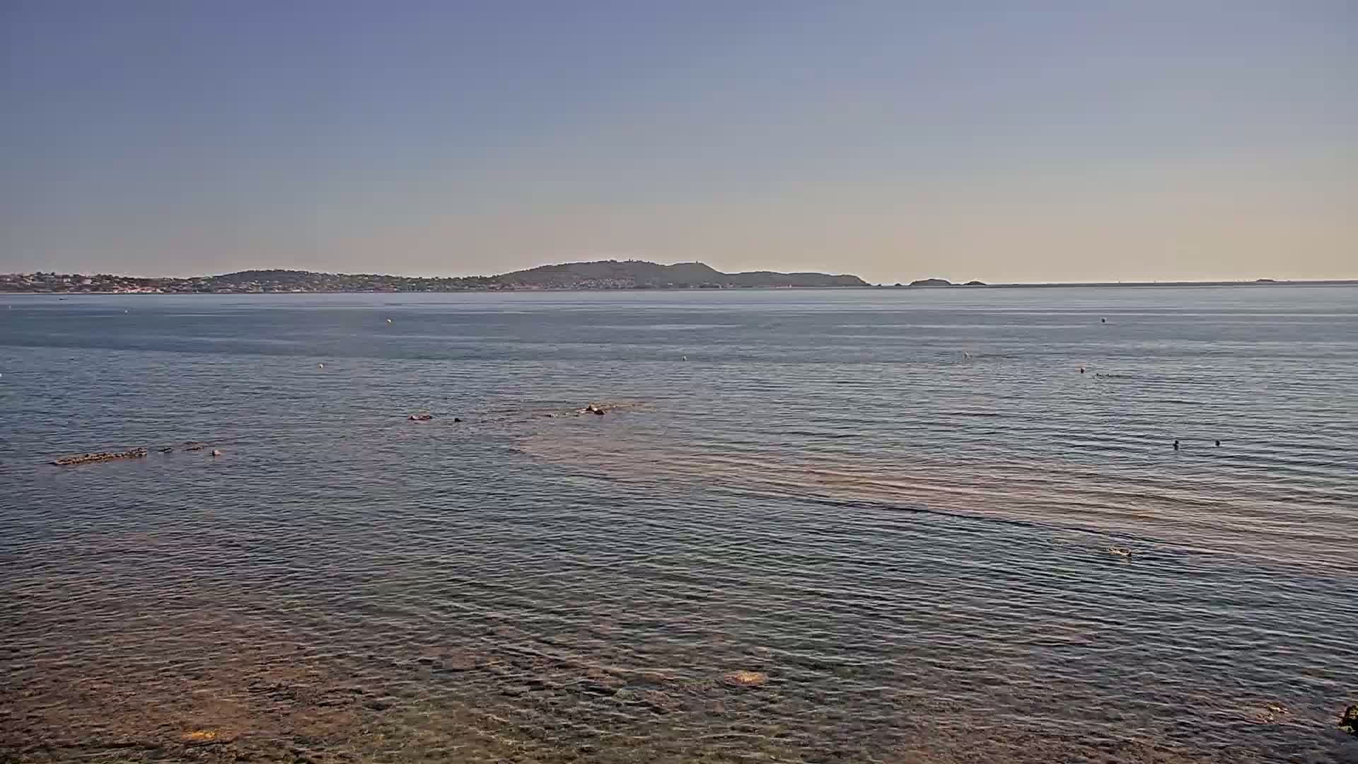 Hyeres, Plage de L'Almanarre Beach Live Cam - Toulon, Var, Provence-Alpes-Côte d’Azur, France