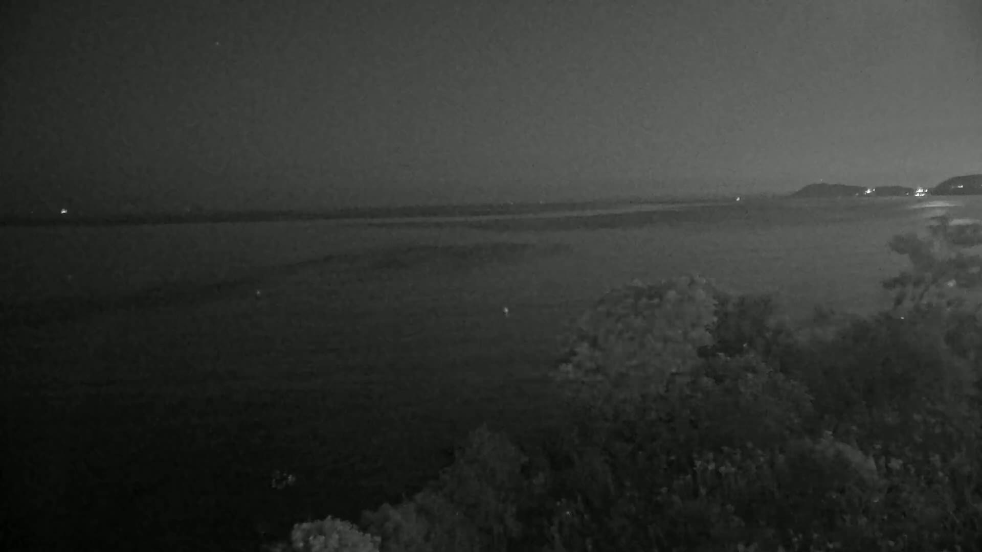 Hyeres, Plage de L'Almanarre Beach Live Cam - Toulon, Var, Provence-Alpes-Côte d’Azur, France