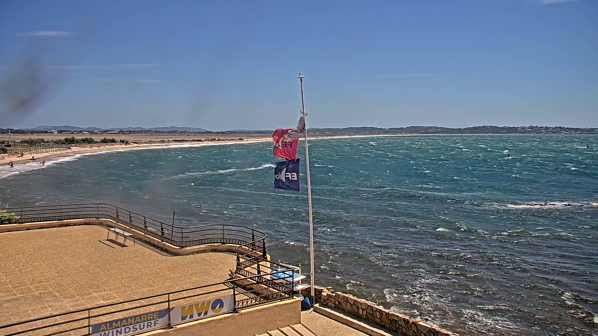 Hyeres, Plage de L'Almanarre Beach Live Cam - Toulon, Var, Provence-Alpes-Côte d’Azur, France