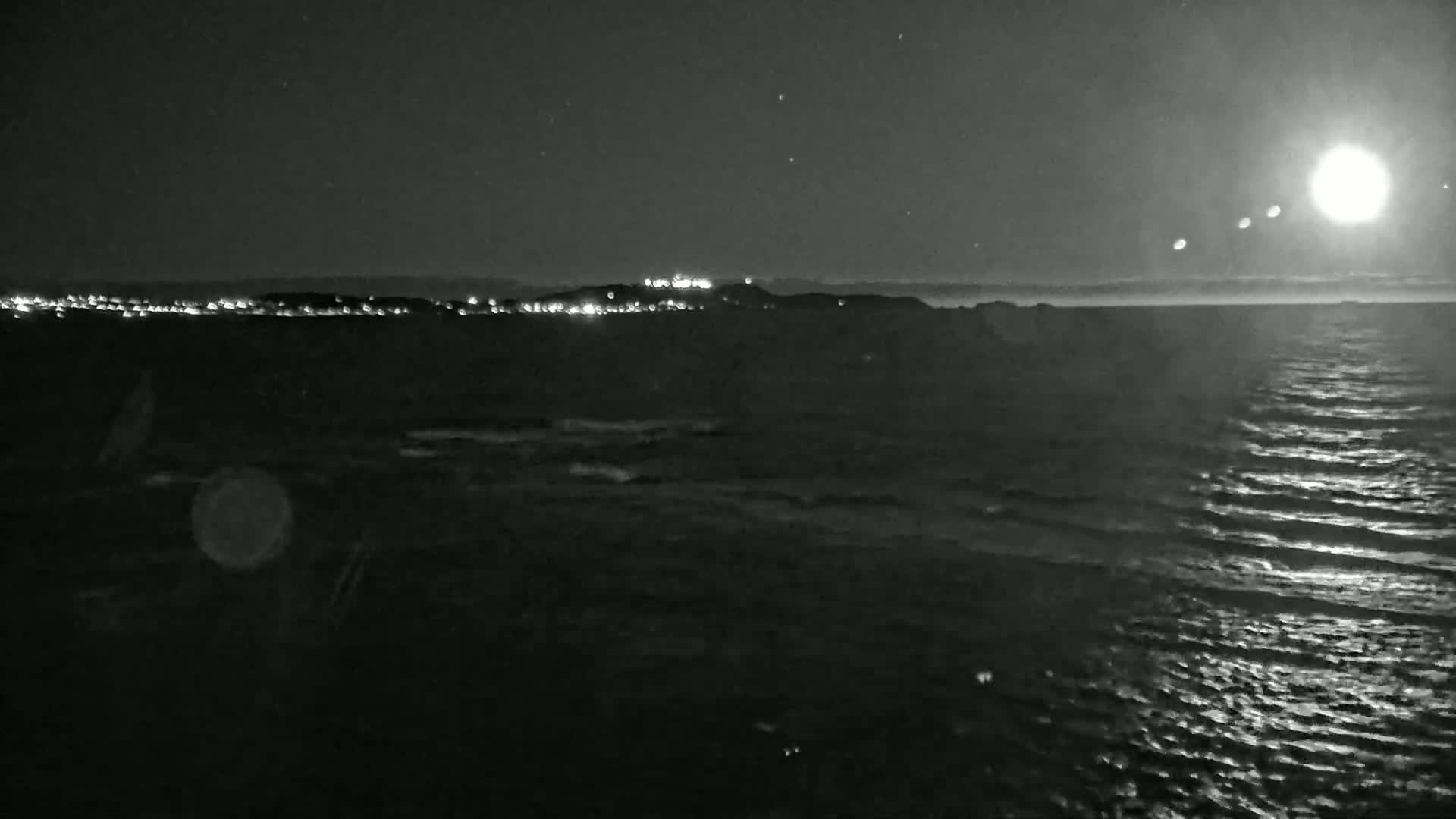 Hyeres, Plage de L'Almanarre Beach Live Cam - Toulon, Var, Provence-Alpes-Côte d’Azur, France