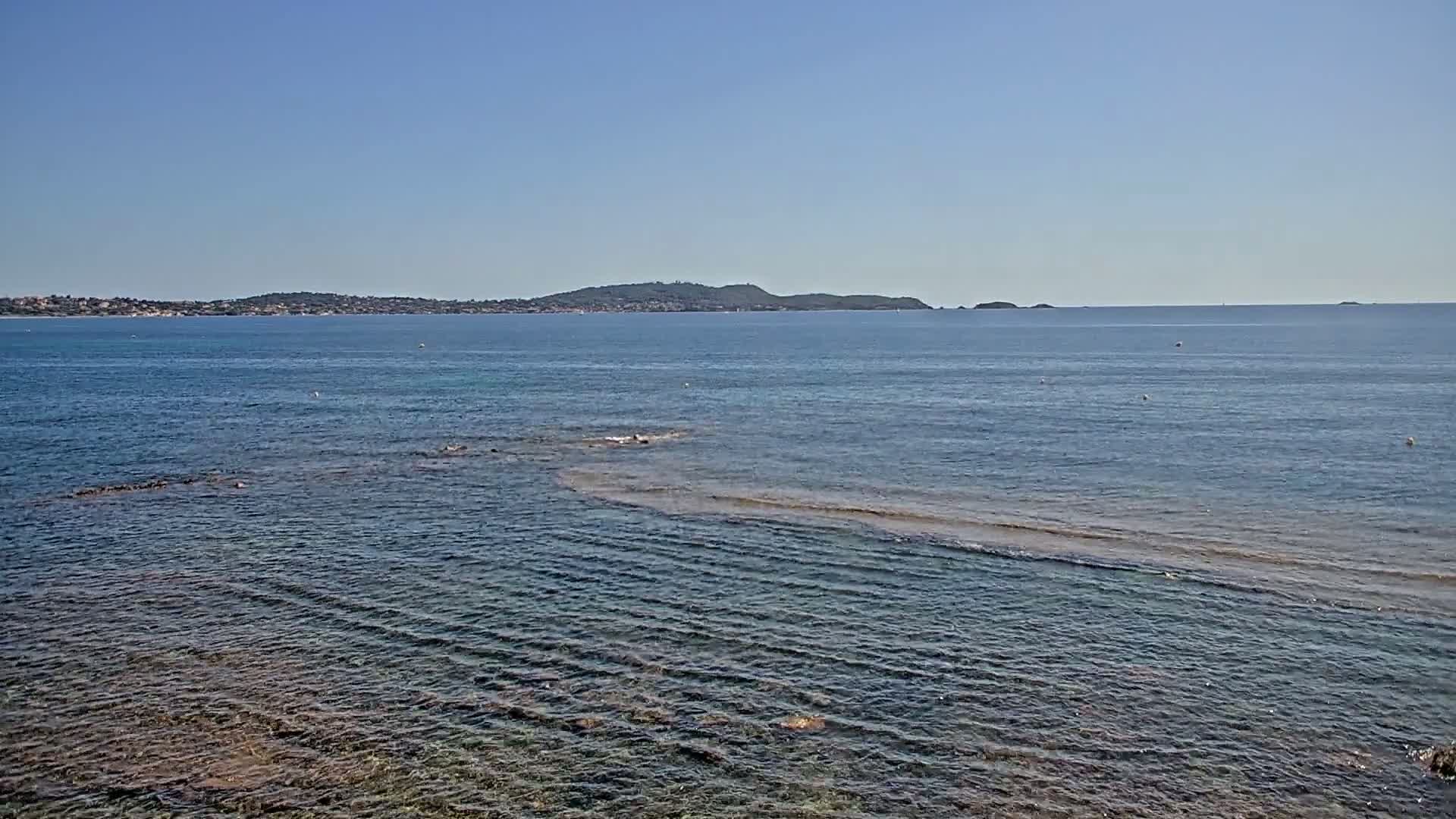 Hyeres, Plage de L'Almanarre Beach Live Cam - Toulon, Var, Provence-Alpes-Côte d’Azur, France