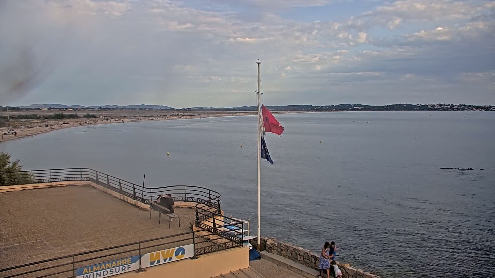 Hyeres, Plage de L'Almanarre Beach Live Cam - Toulon, Var, Provence-Alpes-Côte d’Azur, France