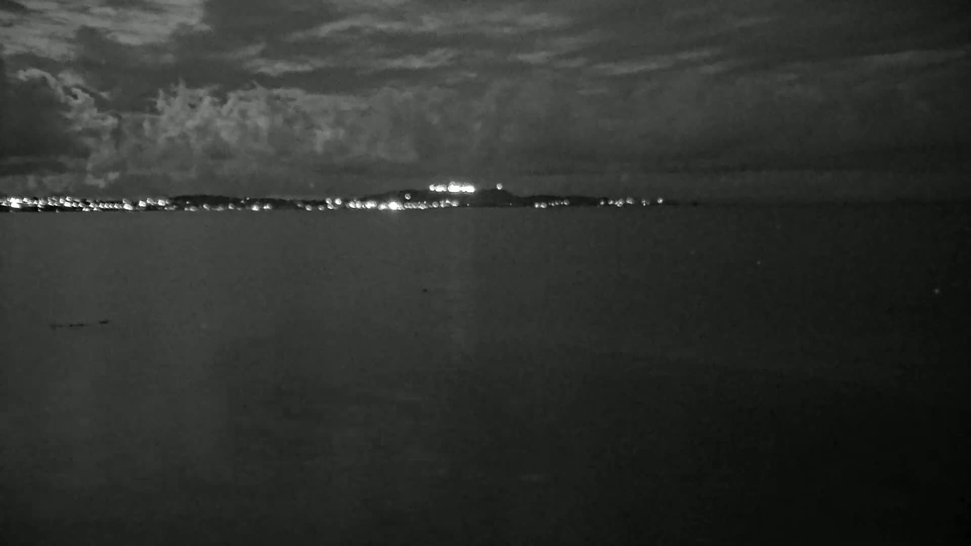 Hyeres, Plage de L'Almanarre Beach Live Cam - Toulon, Var, Provence-Alpes-Côte d’Azur, France