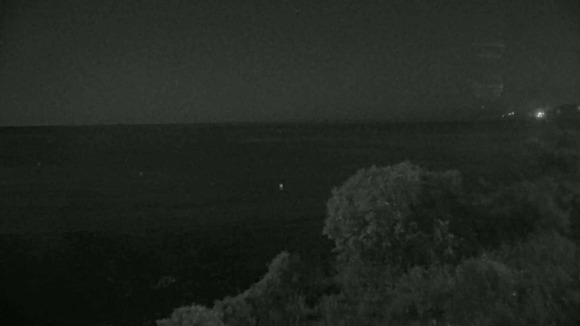 Hyeres, Plage de L'Almanarre Beach Live Cam - Toulon, Var, Provence-Alpes-Côte d’Azur, France