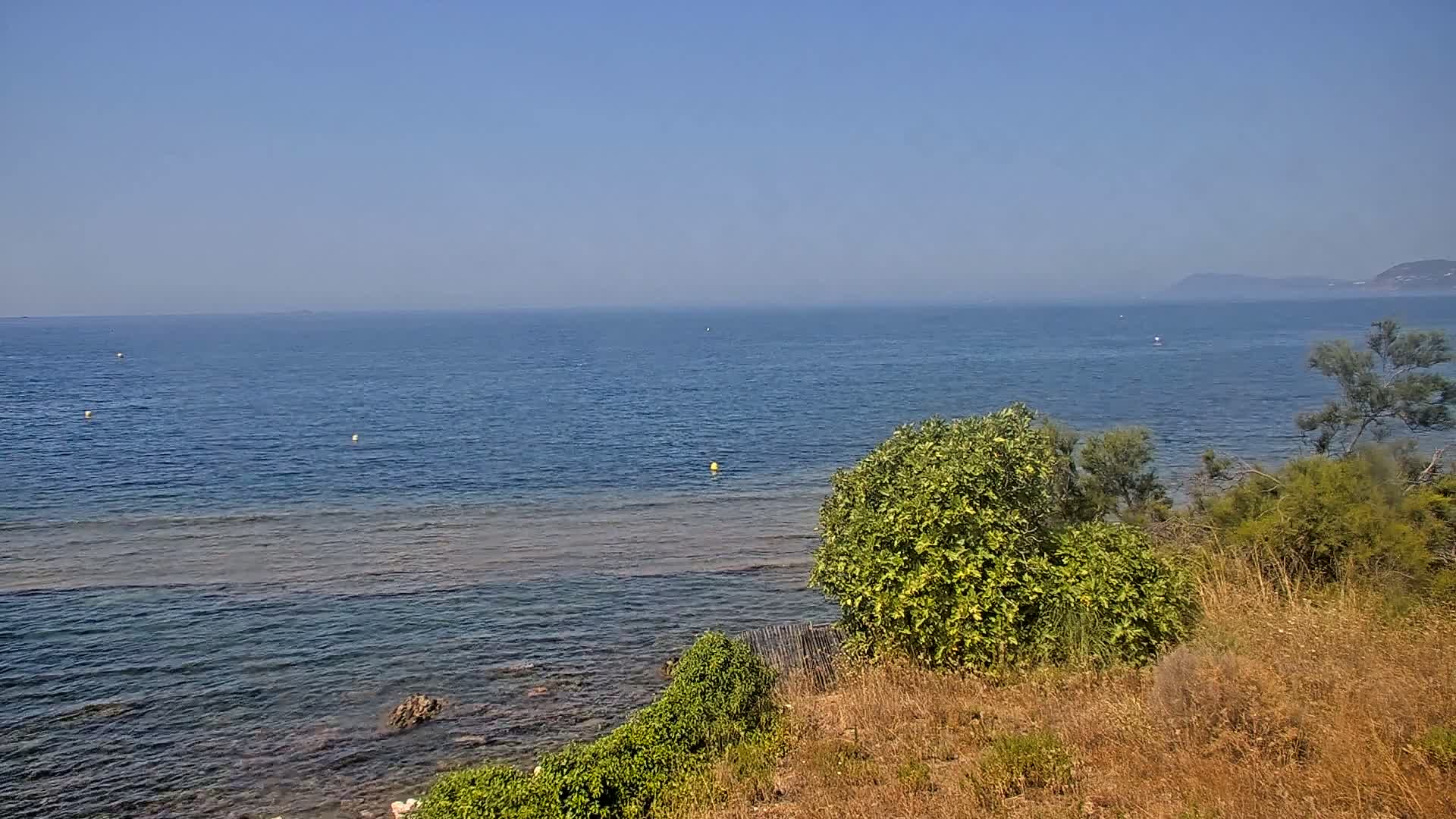 Hyeres, Plage de L'Almanarre Beach Live Cam - Toulon, Var, Provence-Alpes-Côte d’Azur, France