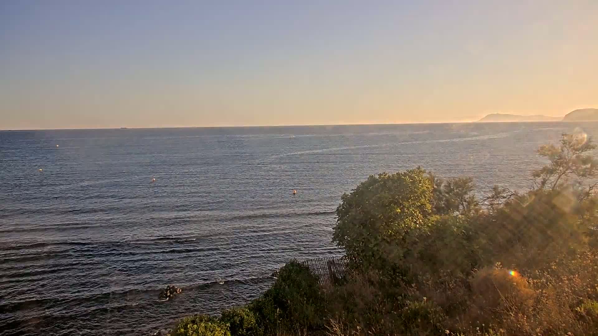 Hyeres, Plage de L'Almanarre Beach Live Cam - Toulon, Var, Provence-Alpes-Côte d’Azur, France