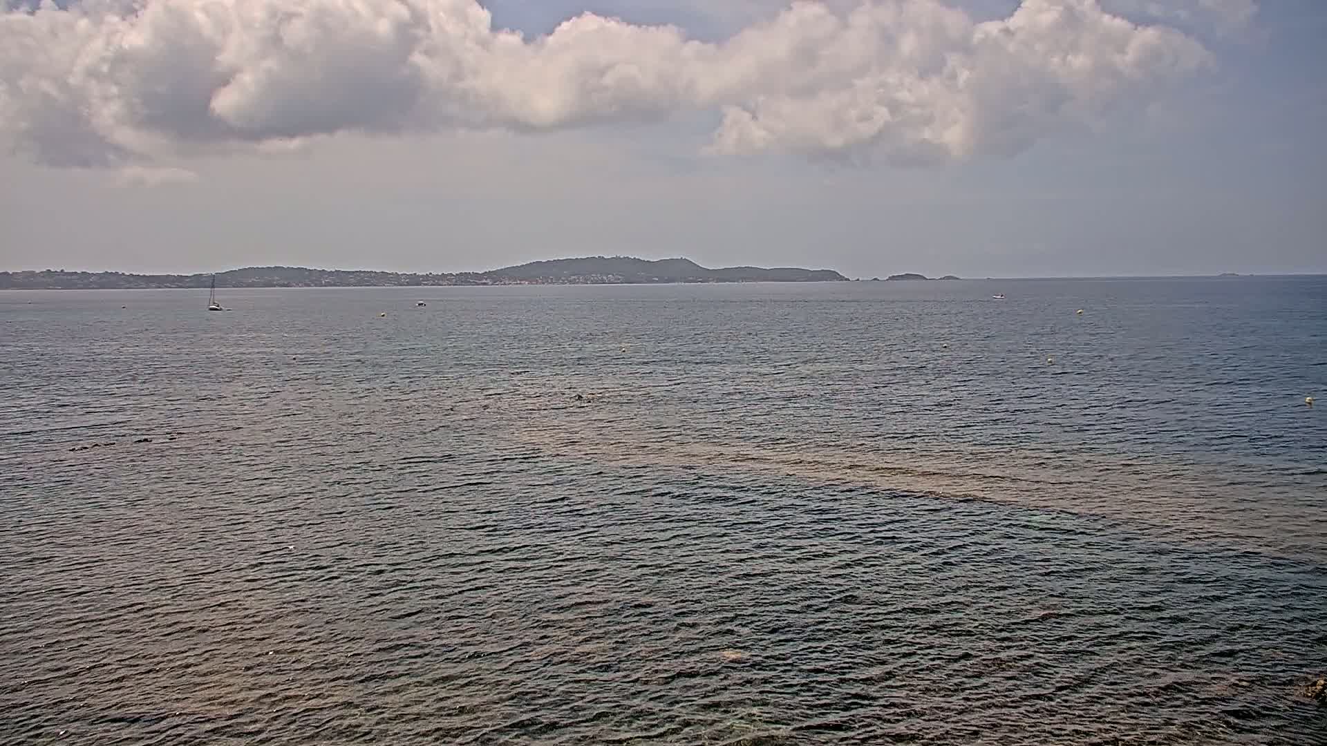 Hyeres, Plage de L'Almanarre Beach Live Cam - Toulon, Var, Provence-Alpes-Côte d’Azur, France